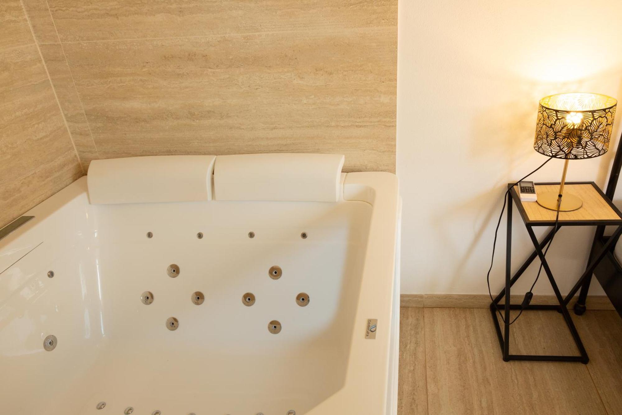 Maris Suite - Appartamento Con Vasca Idromassaggio Alghero Exterior foto